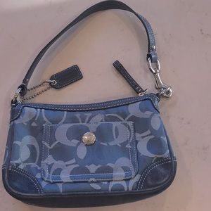 Coach Demi baguette in blue.